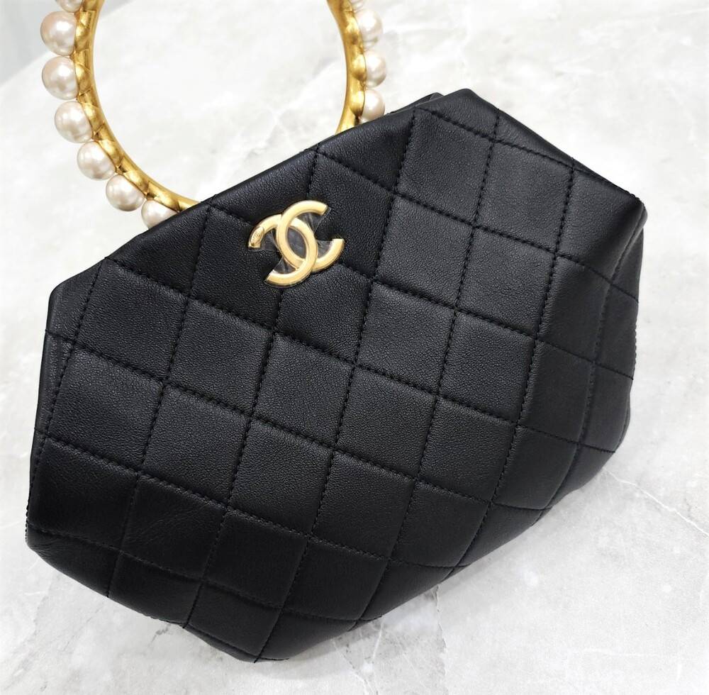 [럭스유] (새상품) 샤넬 판타지 진주 핸들 파우치 토트백 AS2609