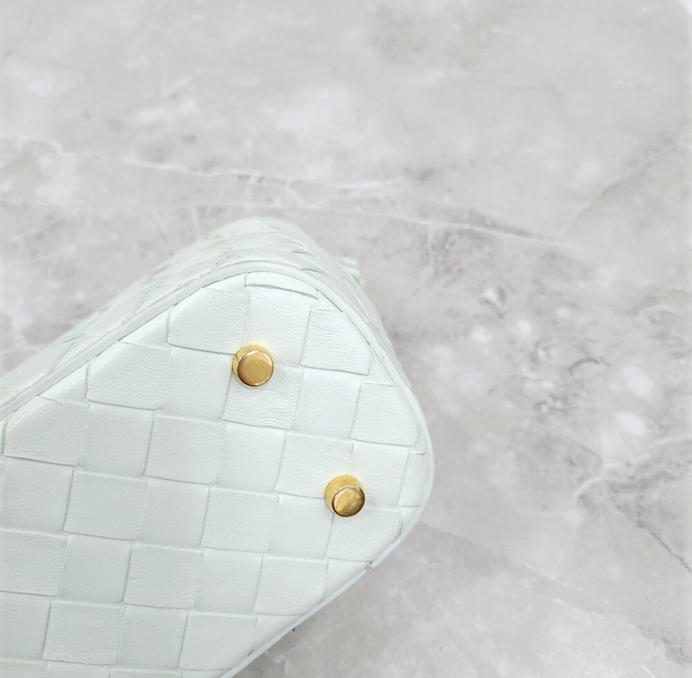 [럭스유] 보테가베네타 인트레치아토 미니 베니티 케이스 크로스백 743551