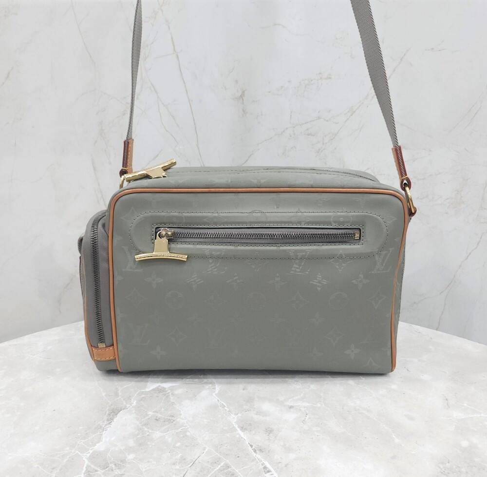 [럭스유] 루이비통 티타늄 모노그램 카메라 크로스백