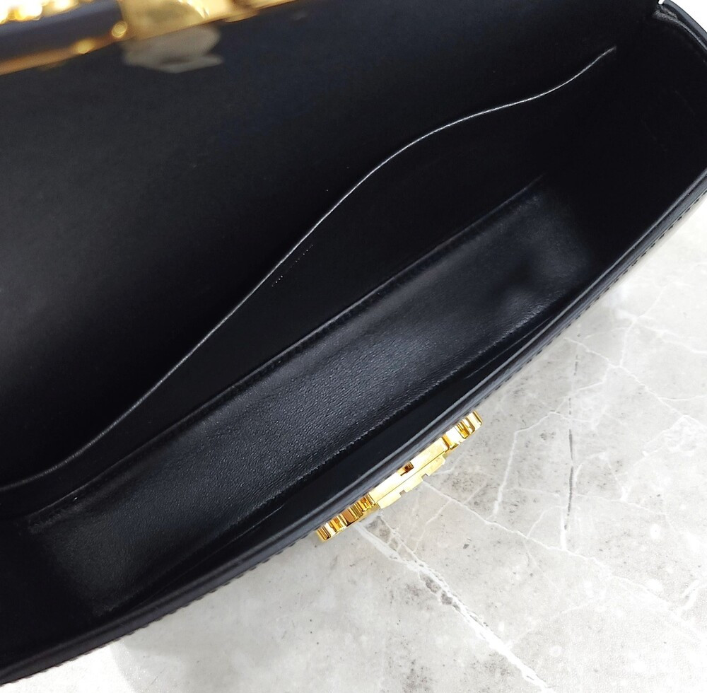 [럭스유] 셀린느 클로드 숄더백 샤이니 카프스킨 194143BF4