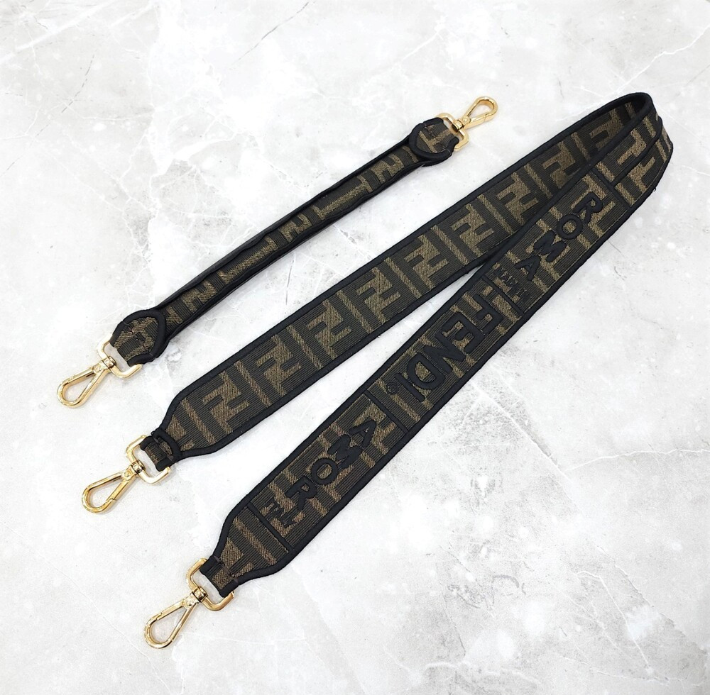 [럭스유] 펜디 FF 자카드 패브릭 바게트백