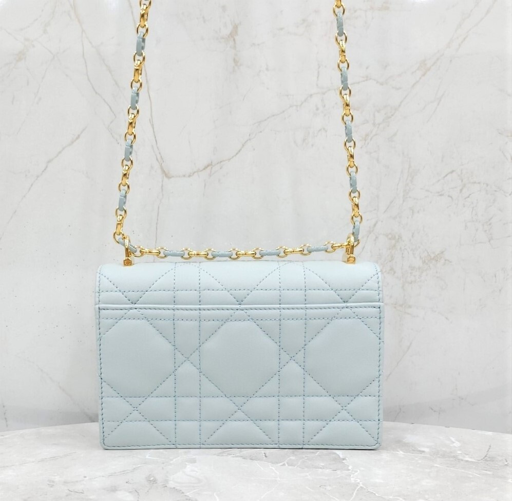 [럭스유] 디올 미스 카로 미니 체인백 플라시드 블루 S5169UDAX