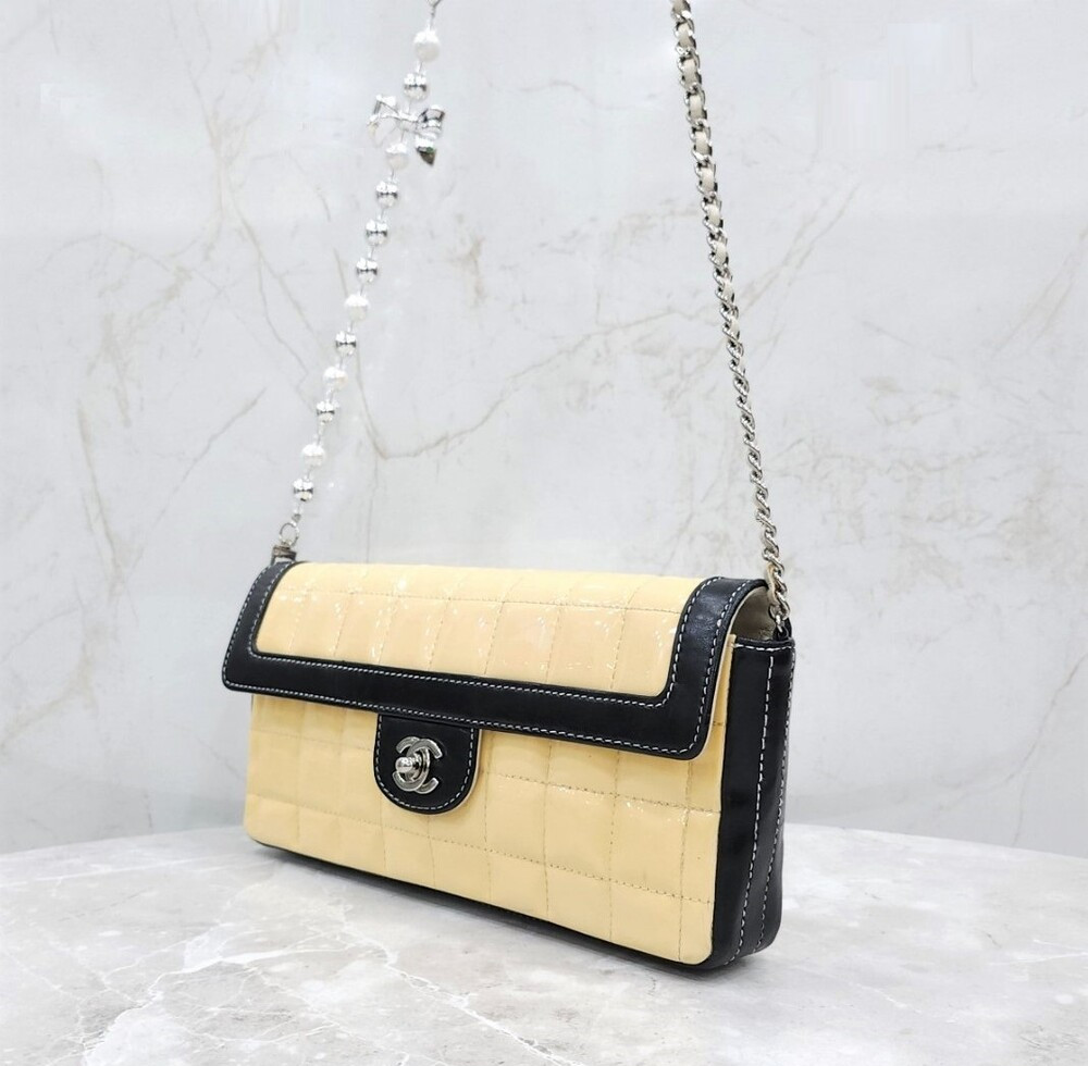 [럭스유] 샤넬 CC로고 페이던트 초코바 체인백