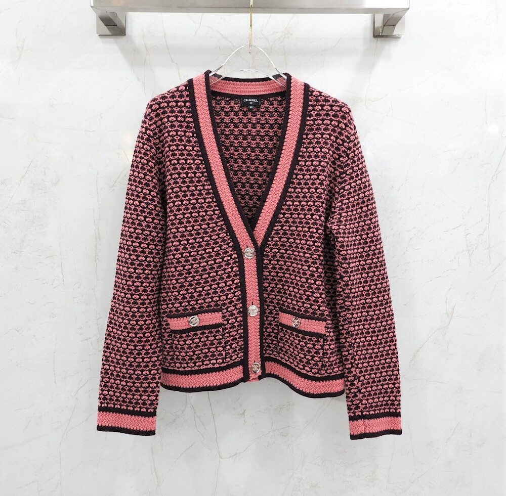 [럭스유] 38 / 샤넬 공방 브이넥 투포켓 CC로고 캐시미어 가디건 P75413