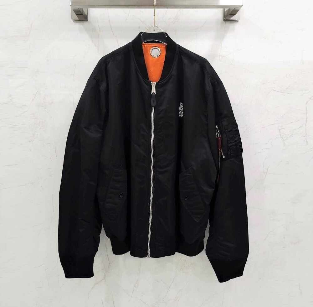 [럭스유] M / 베트멍 X 알파인더스트리 리버서블 QR코드 항공점퍼