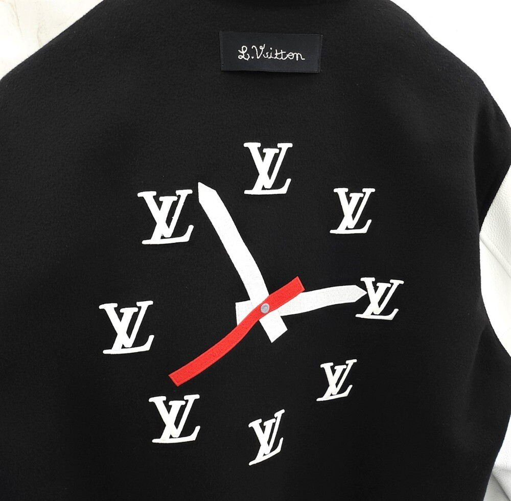 [럭스유] 54 / 루이비통 LV 클락 자수 프렌즈 레더 바시티 자켓