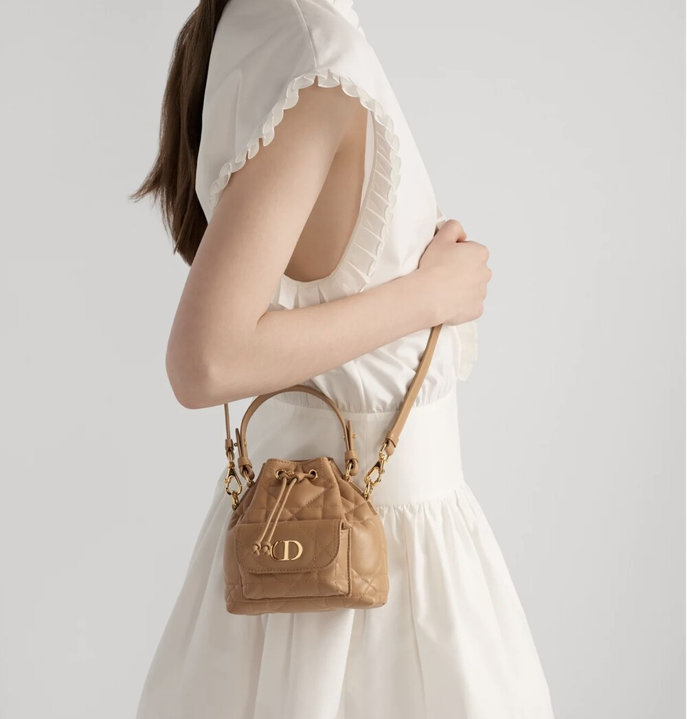 [럭스유] (새상품) 디올 카로 나노 버킷백 라이트골드 매크로 까나쥬 S5250UNOZ