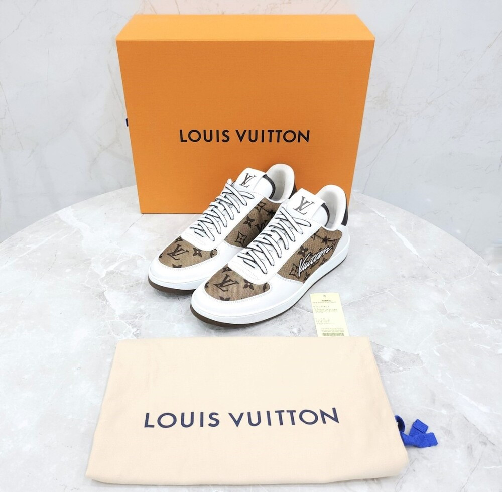 [럭스유] 7 / 루이비통 모노그램 리볼리 스니커즈