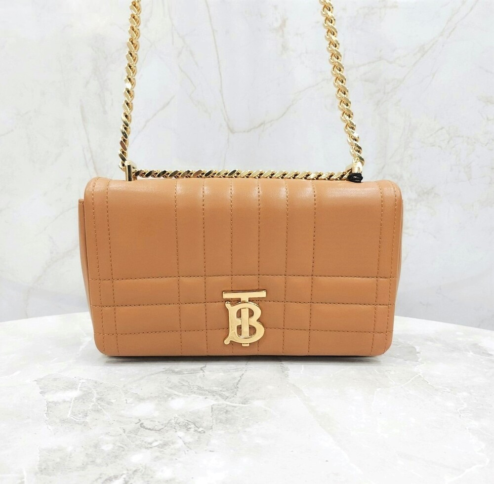 [럭스유] 버버리 TB 퀄팅 램스킨 롤라 체인백 8059514