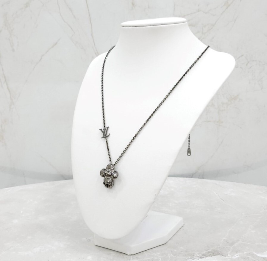 [럭스유] (새상품) 루이비통 비비엔 펜던트 목걸이 M00831