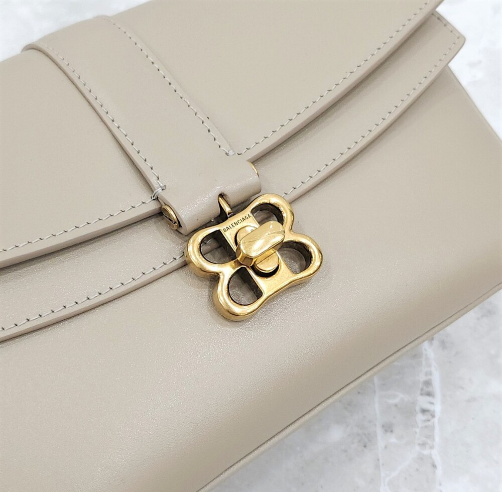 [럭스유] 발렌시아가 레이디 BB 플랩백