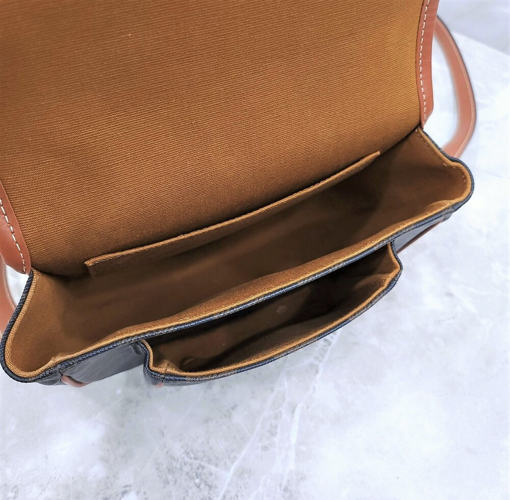 [럭스유] 셀린느 트리옹프 캔버스 미디엄 폴코백 1911502BZJ.04LU