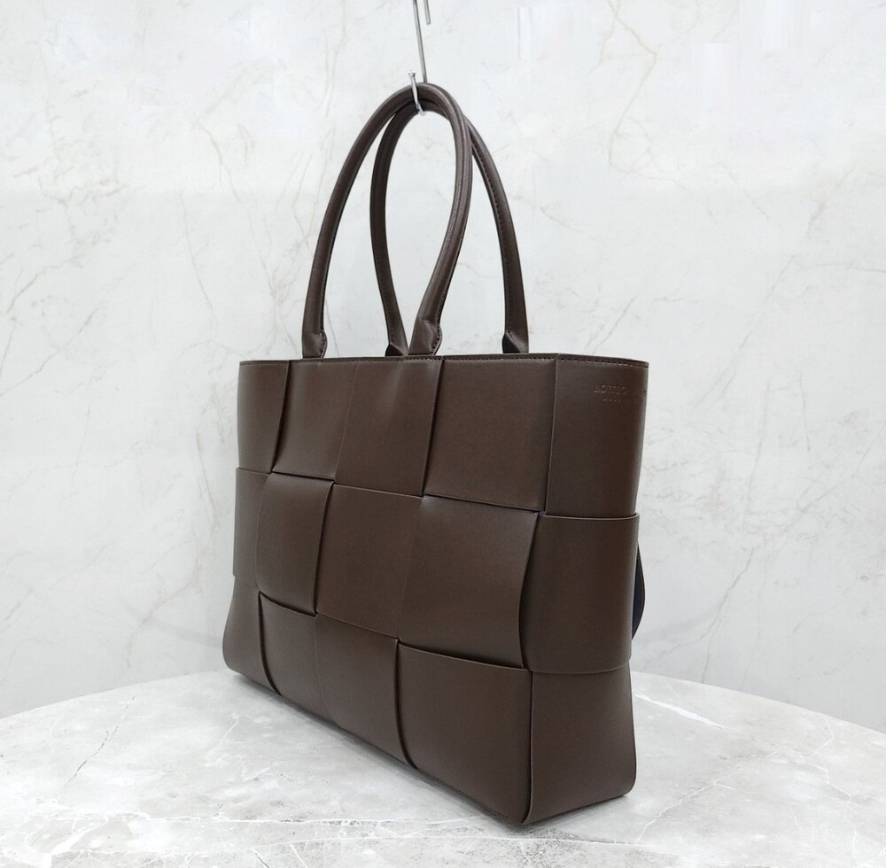 [럭스유] 보테가베네타 아르코 레더 미디엄 인트레치아토 토트백 756682