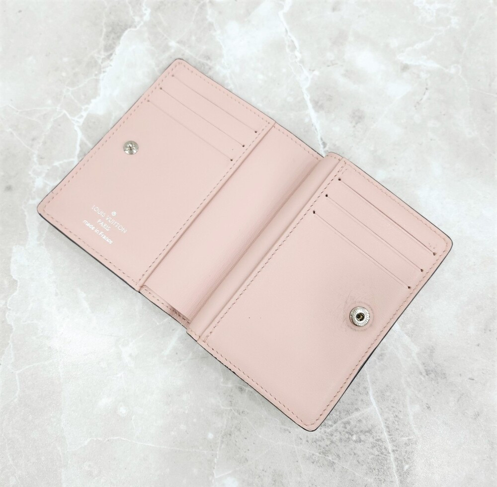 [럭스유] 루이비통 클레어 월릿 마히나 지갑 M82758