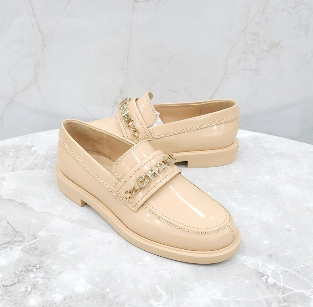 [럭스유] (새상품) 35.5 / 샤넬 이니셜 페이던트 체인 로퍼