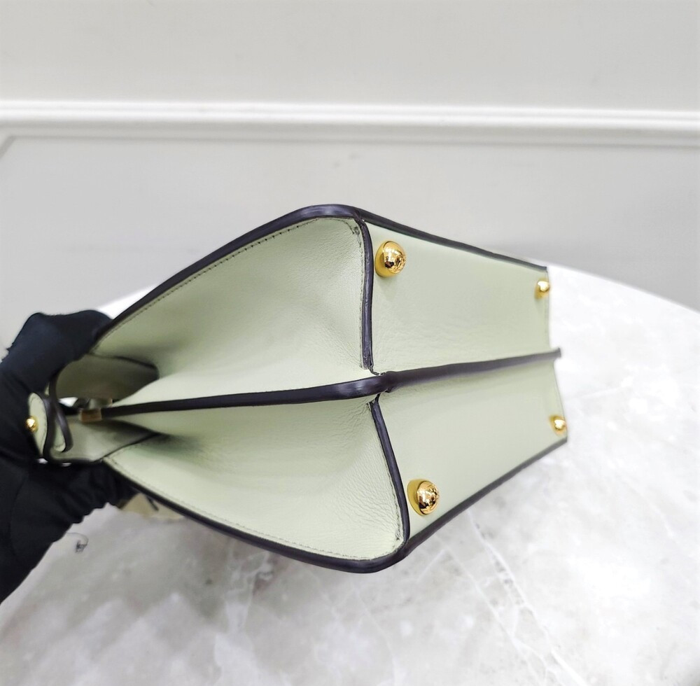 [럭스유] 펜디 피카부 I SEE U 스몰 레더 백