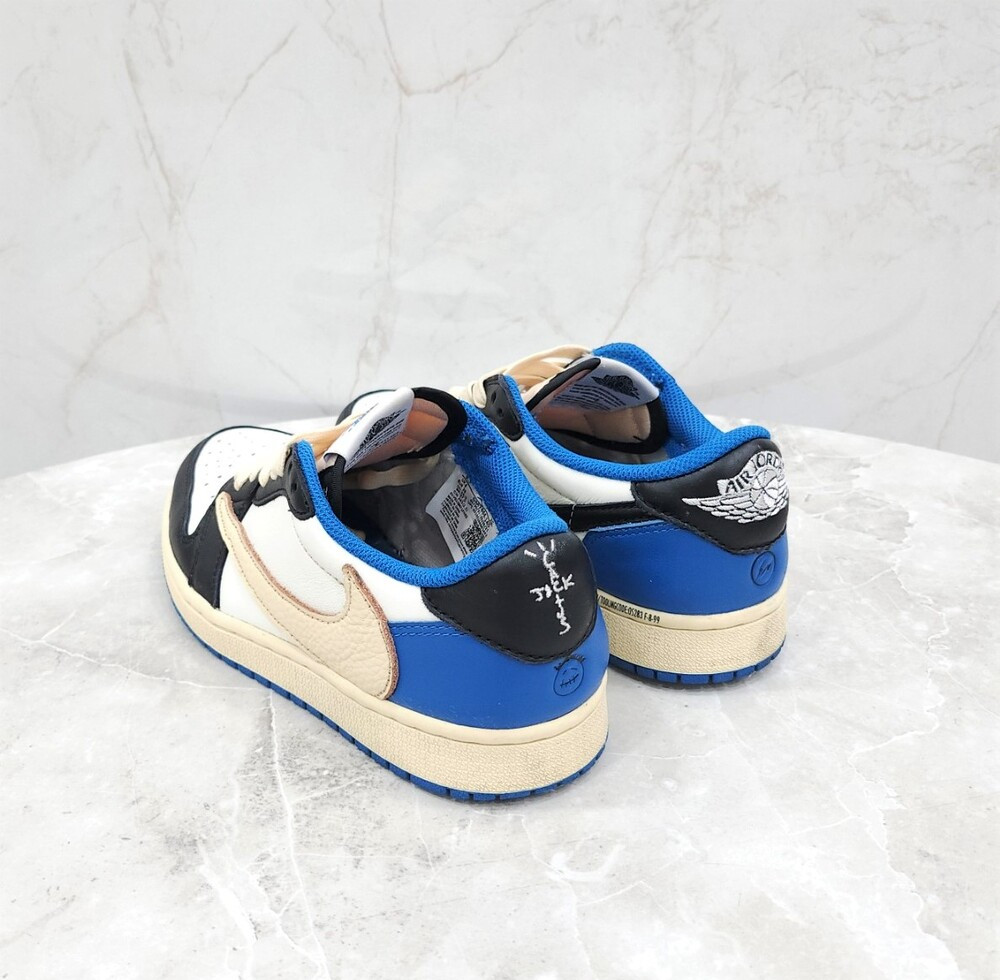 [럭스유] 245 / 나이키 X 프라그먼트 스캇 로우