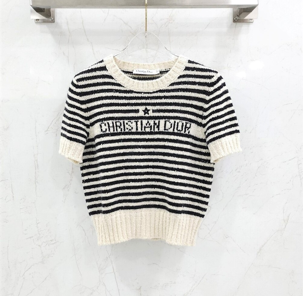 [럭스유] 40 / 디올 마르니에르 숏 슬리브 스웨터 에크루 354S19AM154