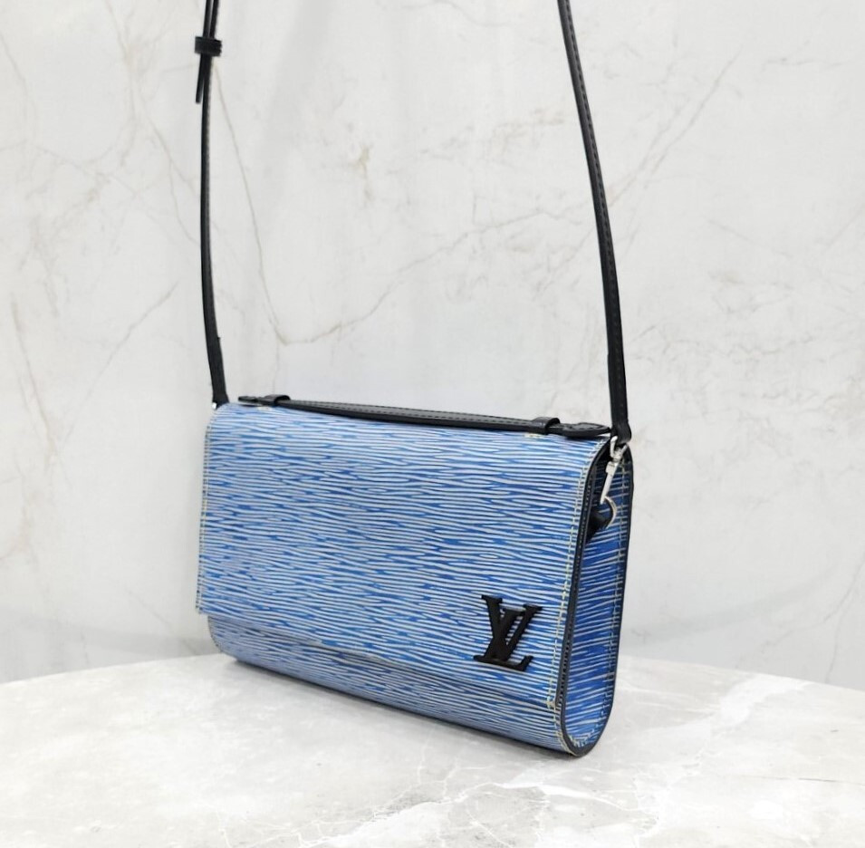 [럭스유] 루이비통 에피 클레리 클러치 크로스백 M54539