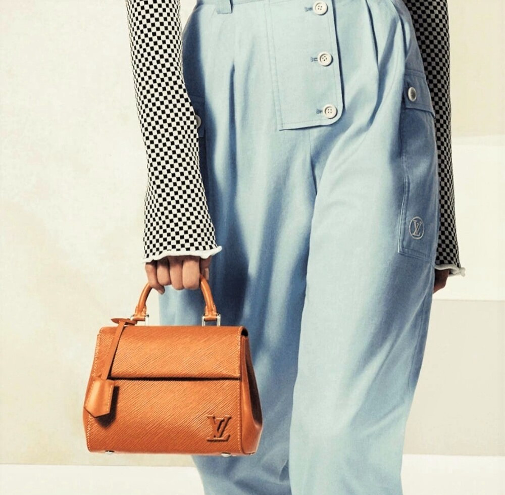 [럭스유] 루이비통 클루니 미니 에피 토트백 골드 미엘 M58931