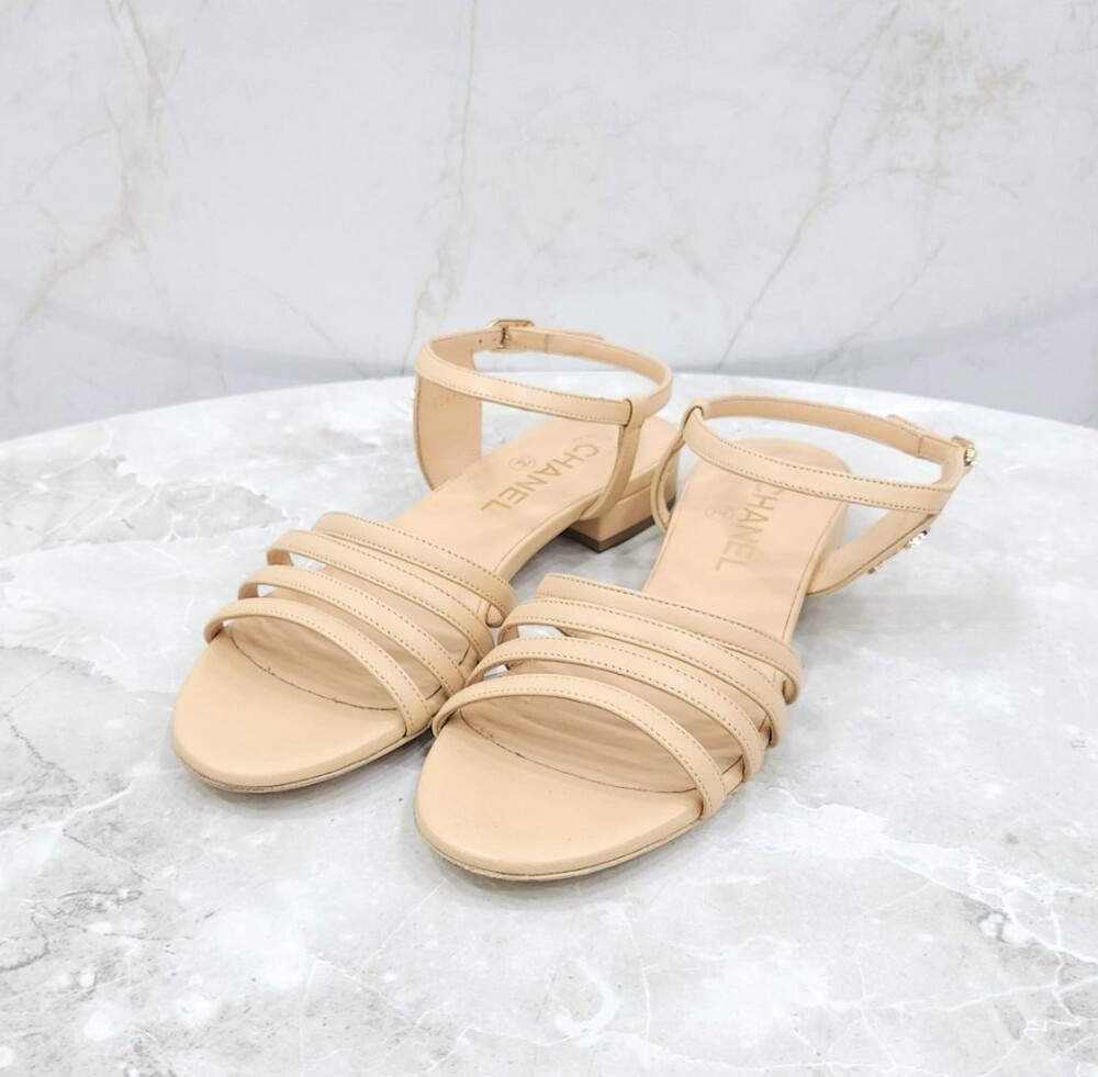 [럭스유] (새상품) 36.5 / 샤넬 CC로고 레더 샌들