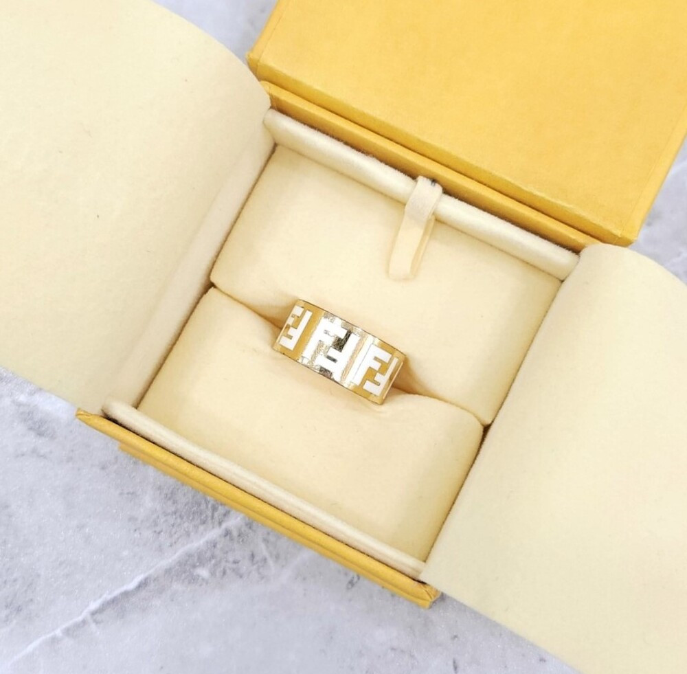 [럭스유] 펜디 FF 포에버 골드 화이트 와이드 밴드 링 M