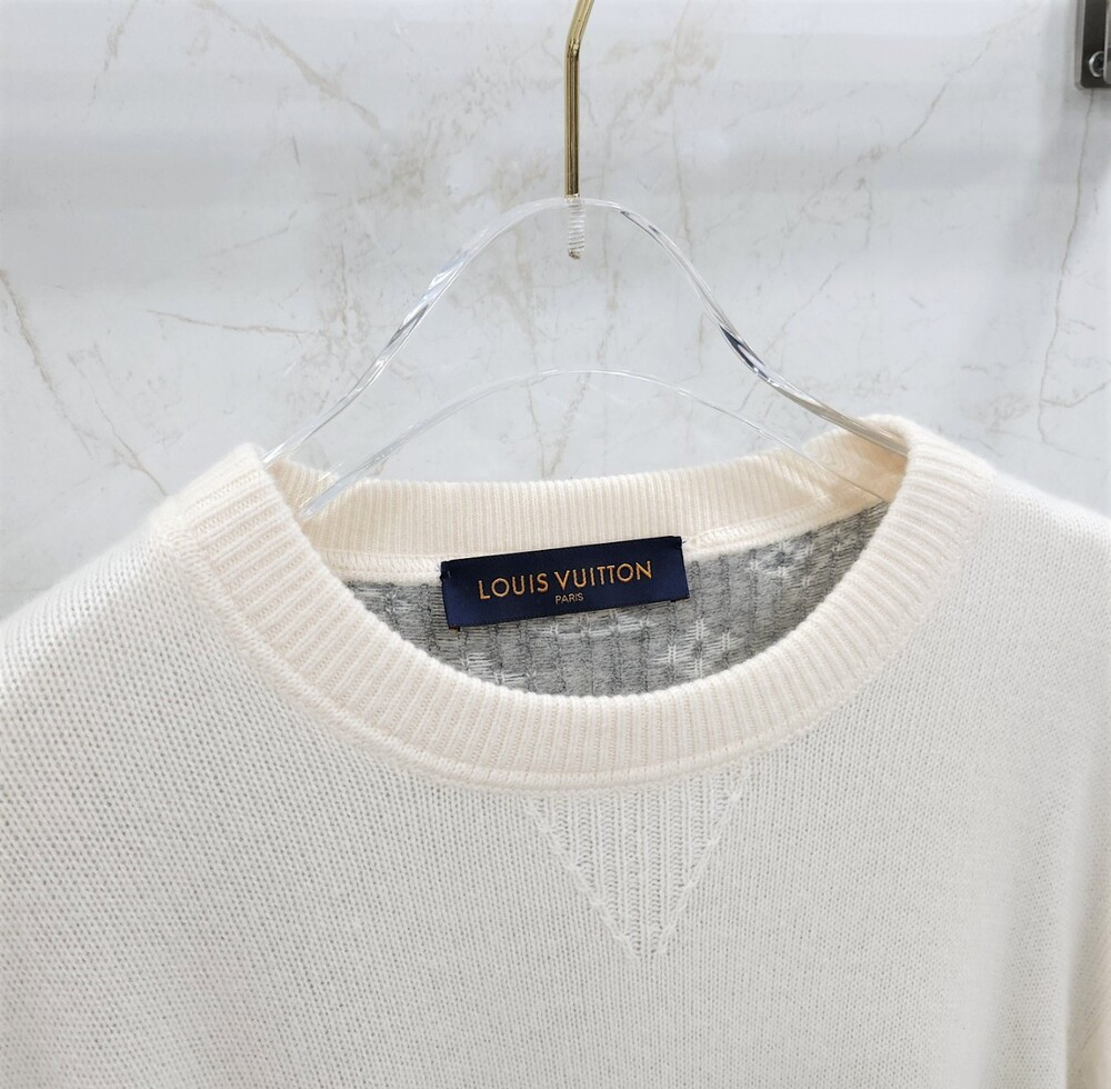 [럭스유] XXL / 루이비통 화이트 모노그램 하프앤하프 캐시미어 니트