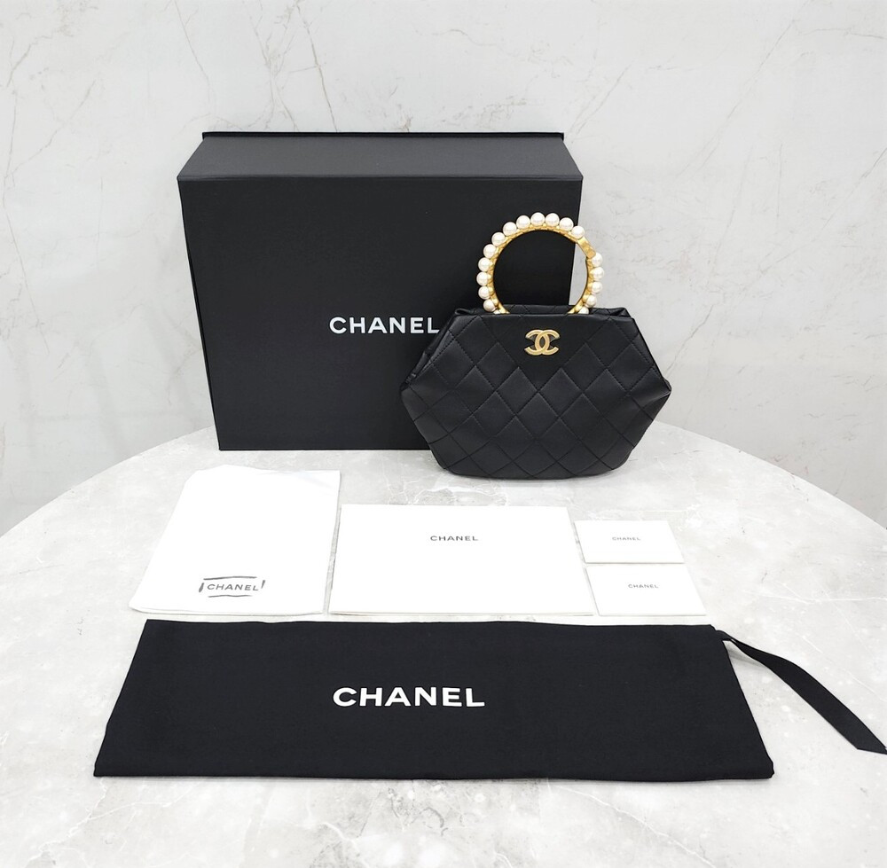 [럭스유] (새상품) 샤넬 판타지 진주 핸들 파우치 토트백 AS2609