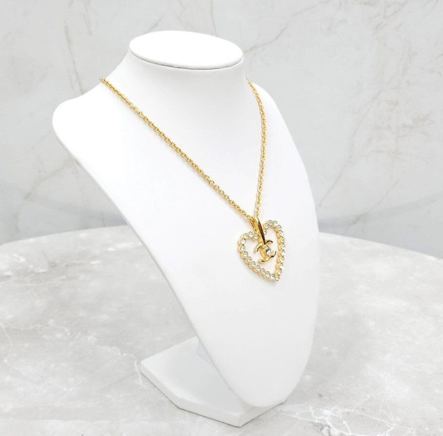[럭스유] (새상품) 샤넬 CC로고 크리스탈 하트 목걸이 AB9922