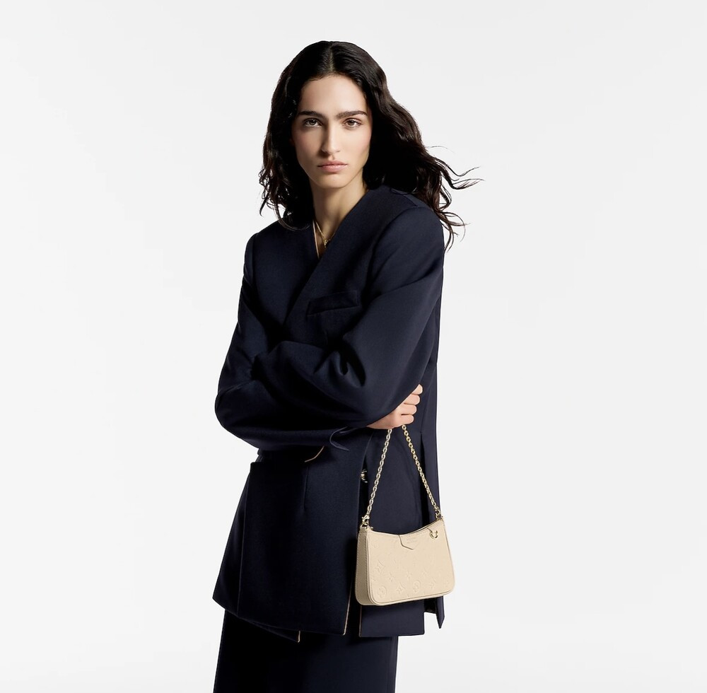 [럭스유] 루이비통 이지 파우치 온 스트랩 숄더백 M81066