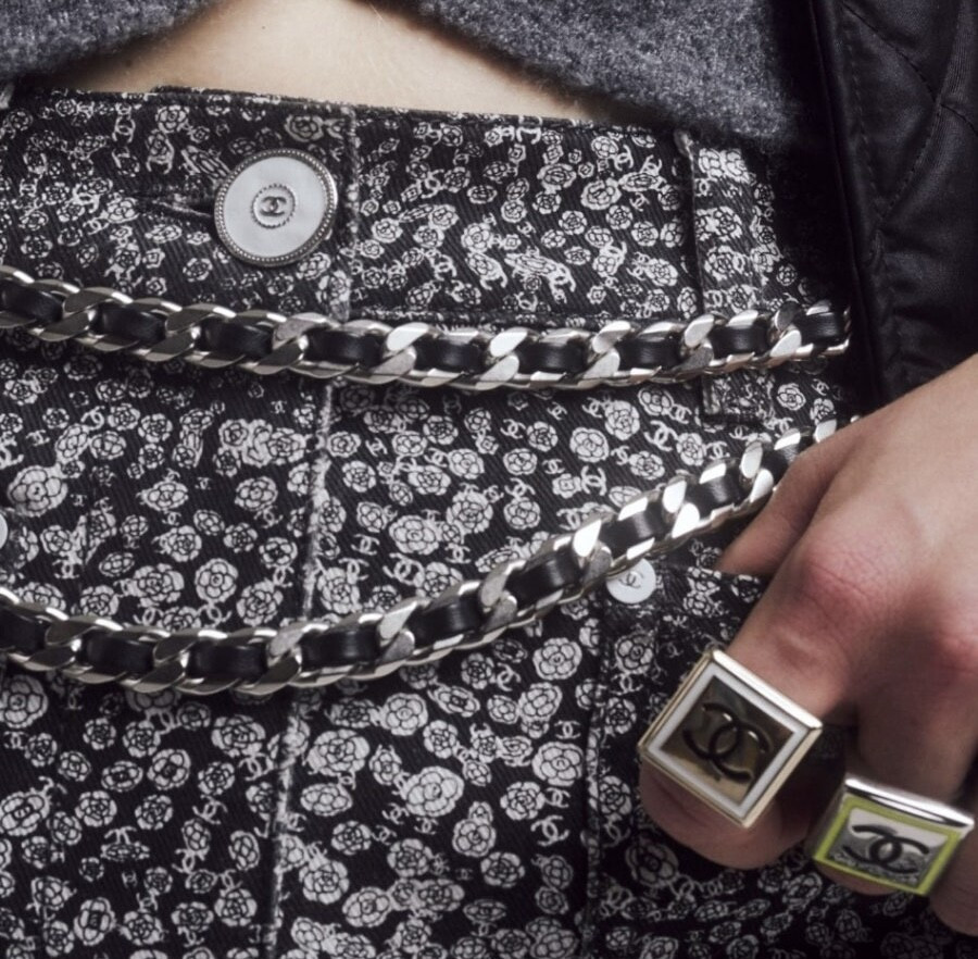 [럭스유] (새상품) 36 / 샤넬 까멜리아 로고 스트레치 데님 팬츠 P71263