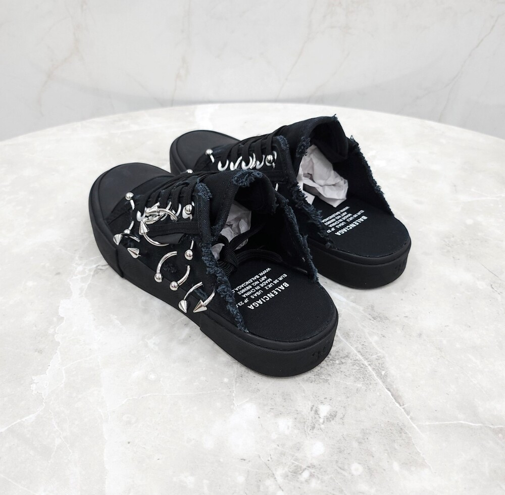 [럭스유] 35 / 발렌시아가 피어싱 파리 뮬 스니커즈