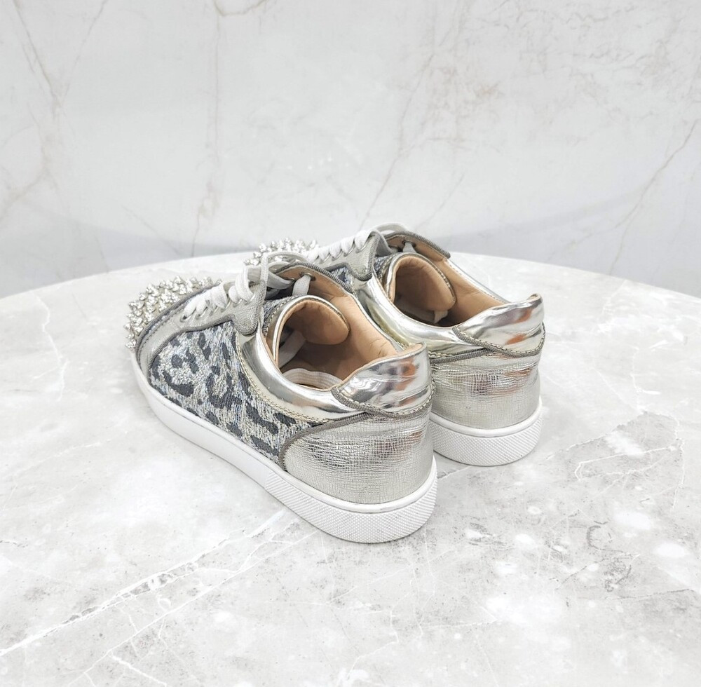 [럭스유] 37.5 / 크리스찬루부탱 실버 주니어 스파이크 스니커즈