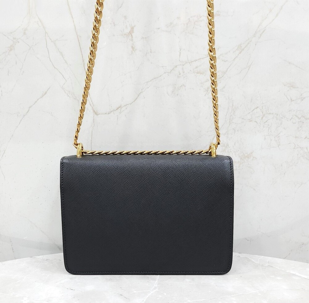 [럭스유] 프라다 삼각로고 사피아노 레더 엔벨로프 체인 숄더백 1BD200