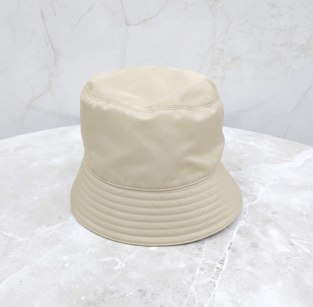 [럭스유] 프라다 삼각로고 리나일론 버킷햇 S