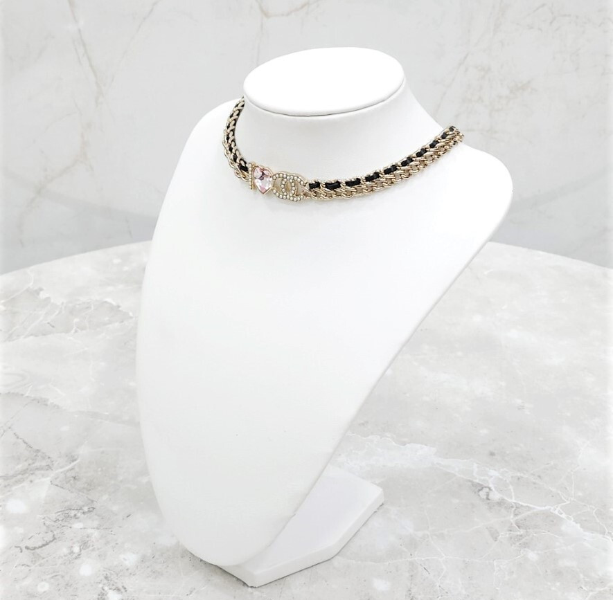 [럭스유] 샤넬 아이러브 CC 진주 하트 체인 초커 목걸이 AB8631