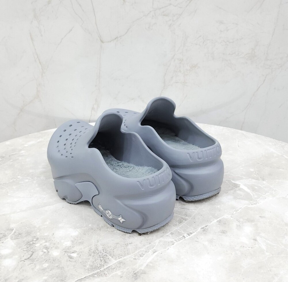 [럭스유] 5 / 루이비통 LV 샤크 클로그 그레이 1ACEXK