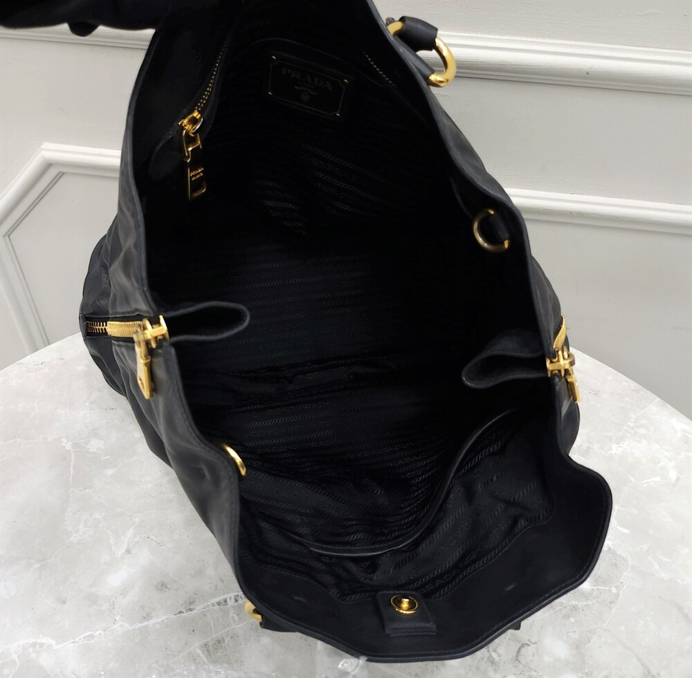 [럭스유] 프라다 소프트 카프 쇼퍼백