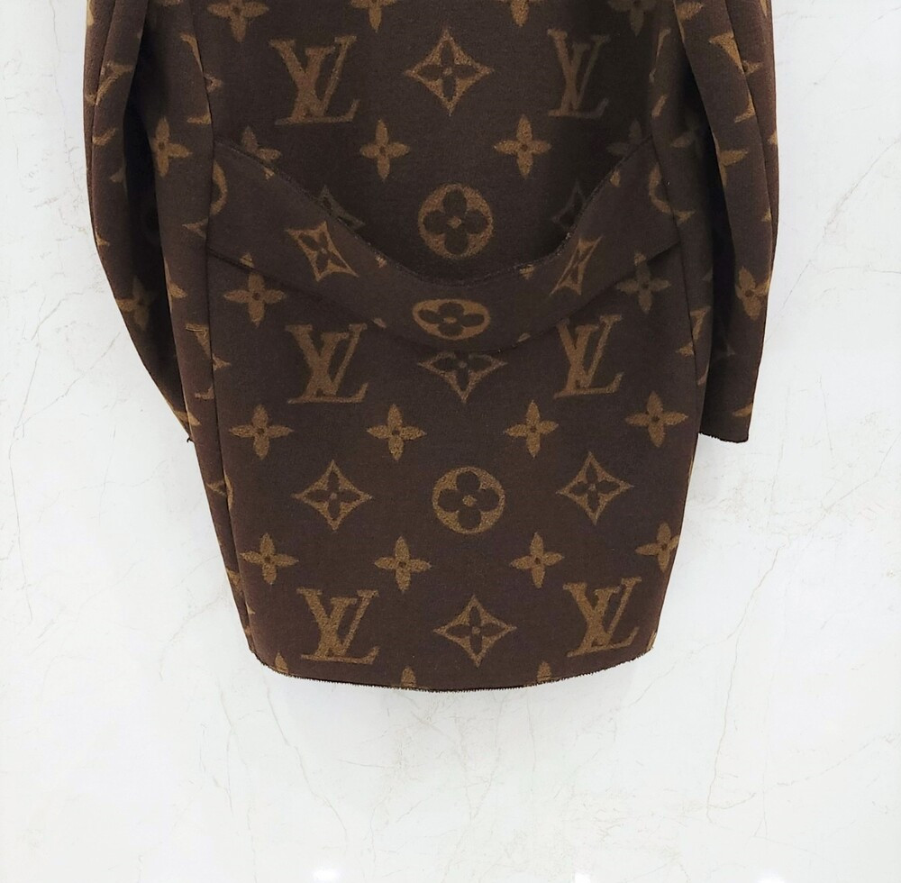 [럭스유] 34 / 루이비통 로우 엣지 디테일 모노그램 코트