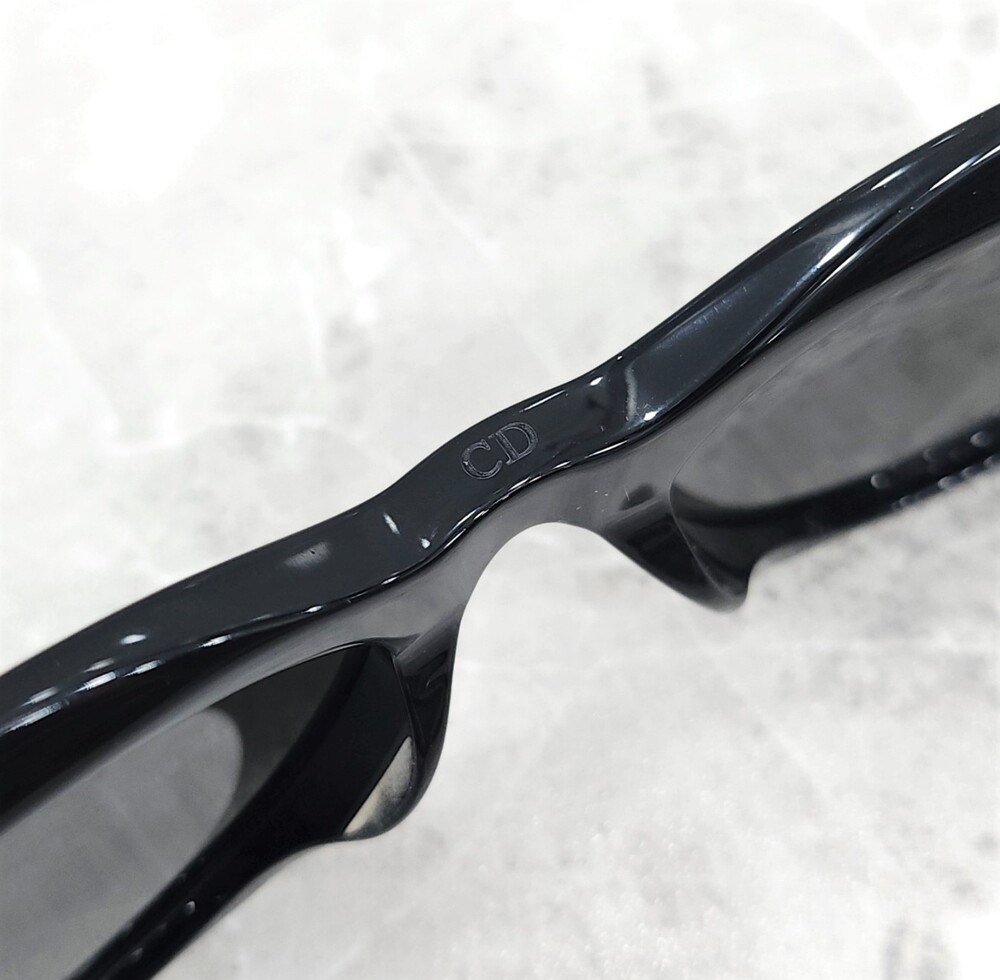 [럭스유] 디올 시그니쳐 B7I 선글라스 블랙 버터플라이 DSGTB7IXR_10A1