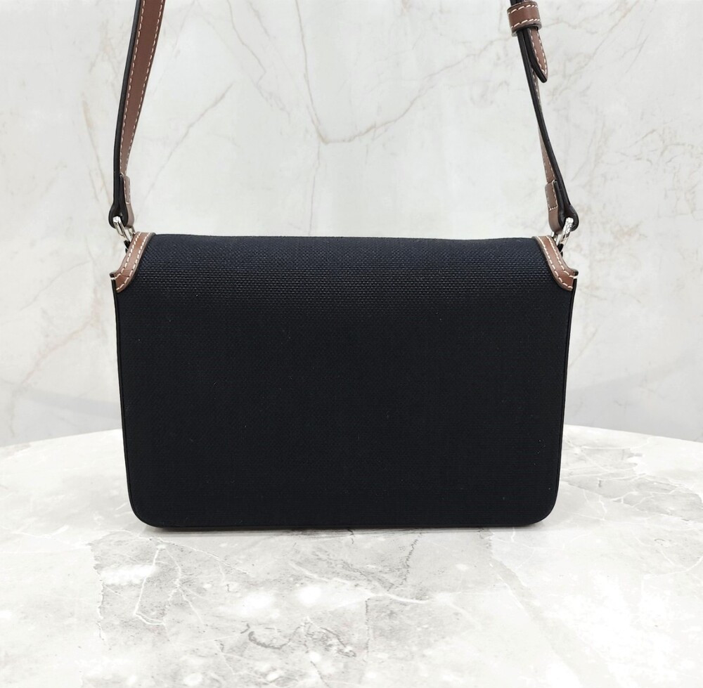 [럭스유] 버버리 테크니컬 코튼 노트 미니 크로스백 8055181