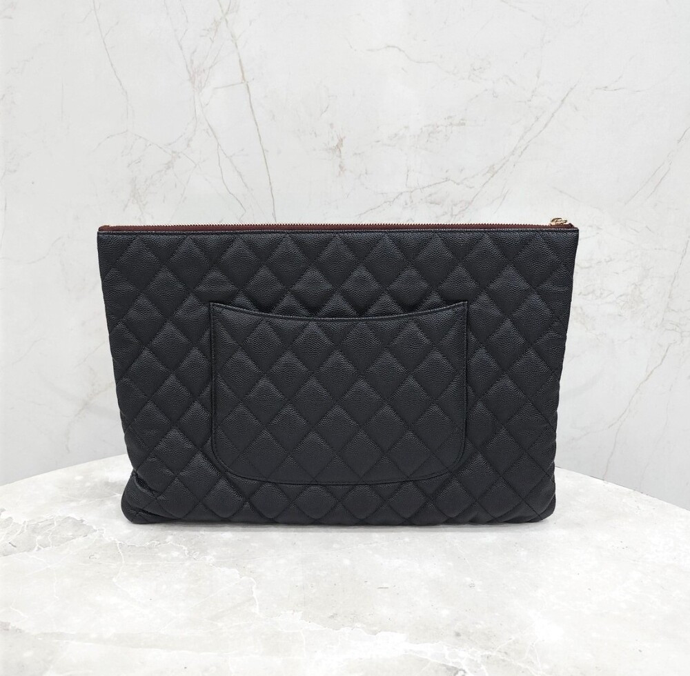 [럭스유] 샤넬 클래식 캐비어 클러치 라지 금장 A82552