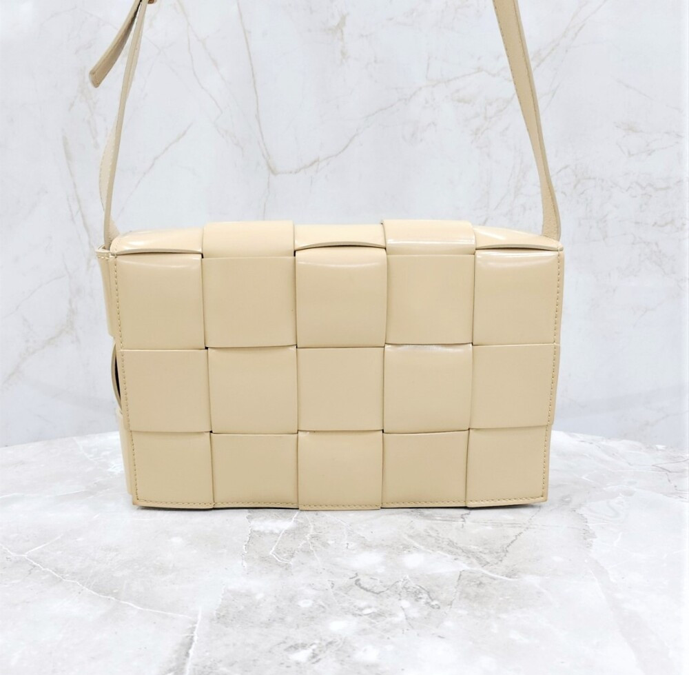 [럭스유] 보테가베네타 카세트 인트레치아토 크로스백 578004