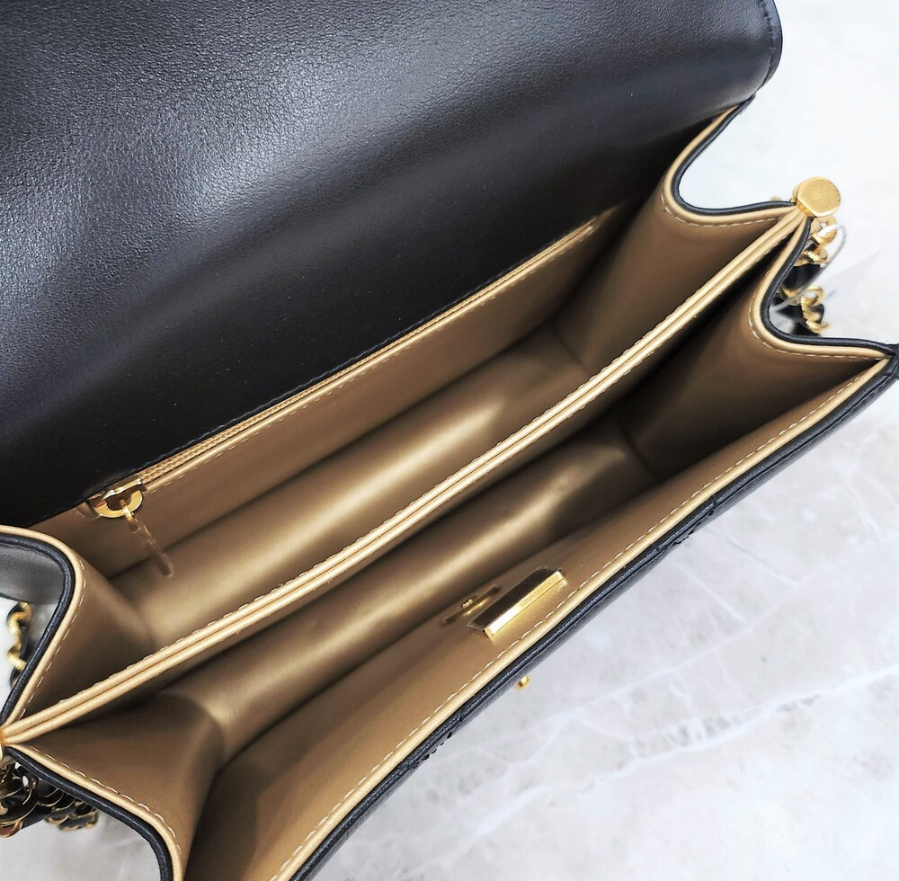 [럭스유] (새상품) 샤넬 미니 플랩백 카프스킨 스트라스 골드메탈 내장칩