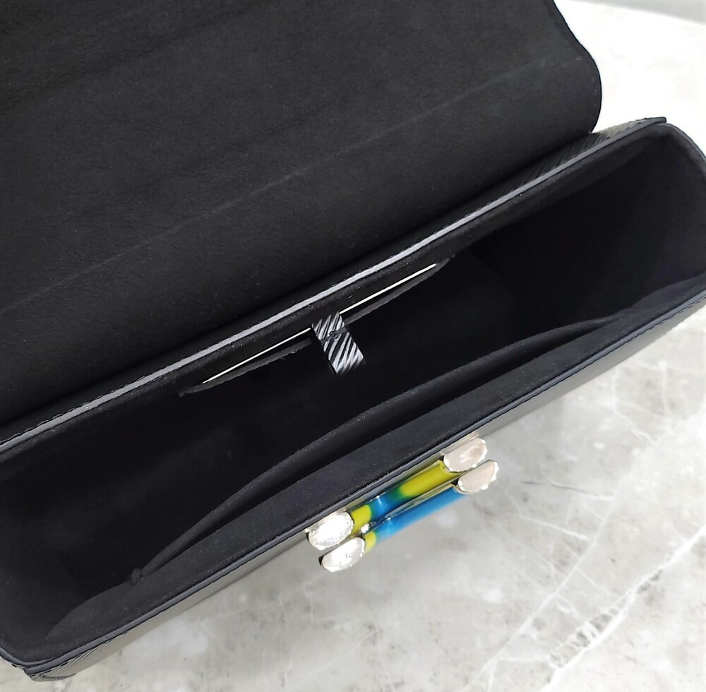 [럭스유] 루이비통 LV 에피 트위스트 숄더백 MM