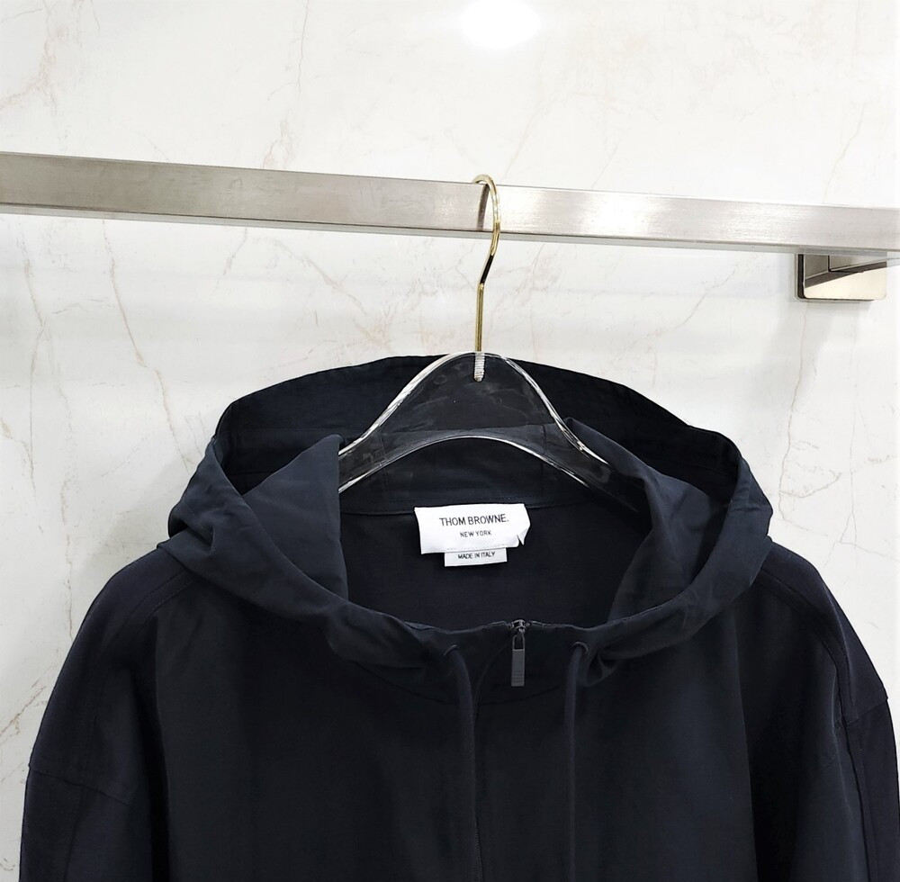 [럭스유] (새상품) 4 / 톰브라운 립스탑 밀라노 하프 집업 후드 티셔츠 MJT498A