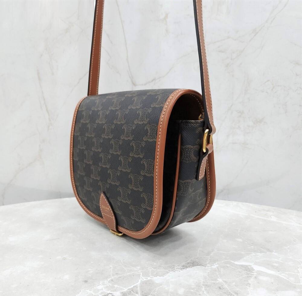 [럭스유] 셀린느 트리옹프 캔버스 미디엄 폴코백 1911502BZJ.04LU