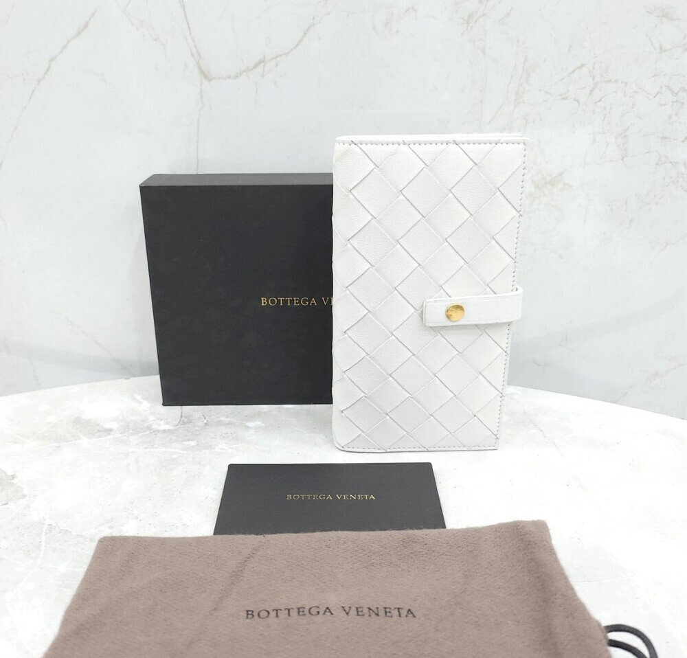 [럭스유] (새상품) 보테가베네타 화이트 인트레치아토 위빙 아이폰케이스