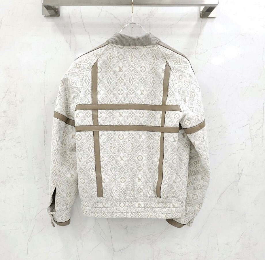 [럭스유] 36 / 루이비통 LV 모노그램 1854 레더 바시티 봄버 자켓 1A9MIO