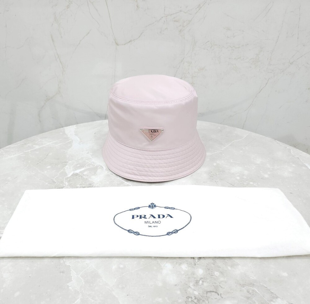 [럭스유] (새상품) 프라다 핑크 리나일론 메탈로고 버킷햇 M 1HC137